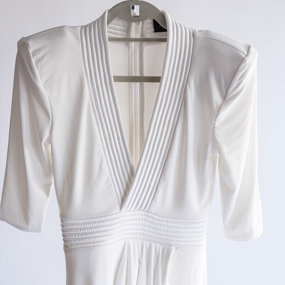 ZHIVAGO SIGNATURE EYE OF HORUS White Long Sleeve V-Neck Dress - Picture 6 of 16